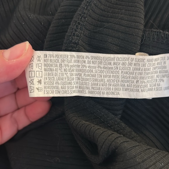 Forever 21 Black Puff Short Sleeve Sweetheart Neck Ribbed Bodysuit Size Large - Picture 7 of 7